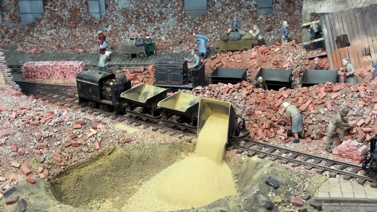 Rubble Train after WW2, Germany 1946, 1/45 model train diorama O gauge