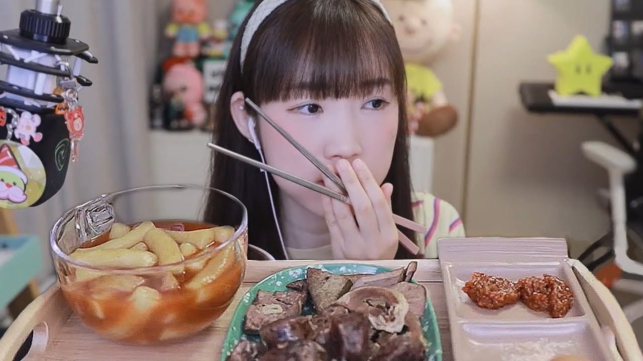 순대 쌈장에 찍어서 먹는 사람~?✋🏻 (입 짧음 주의)
