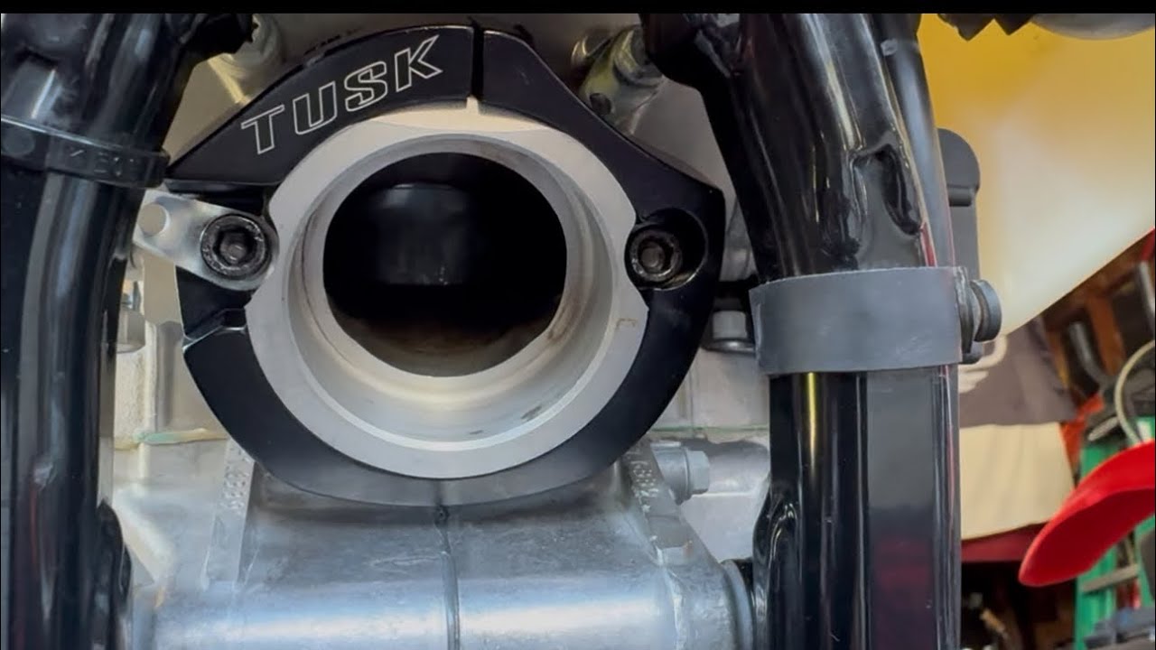 GASGAS EC 300 Pipe Removal and cylinder head support bracket install