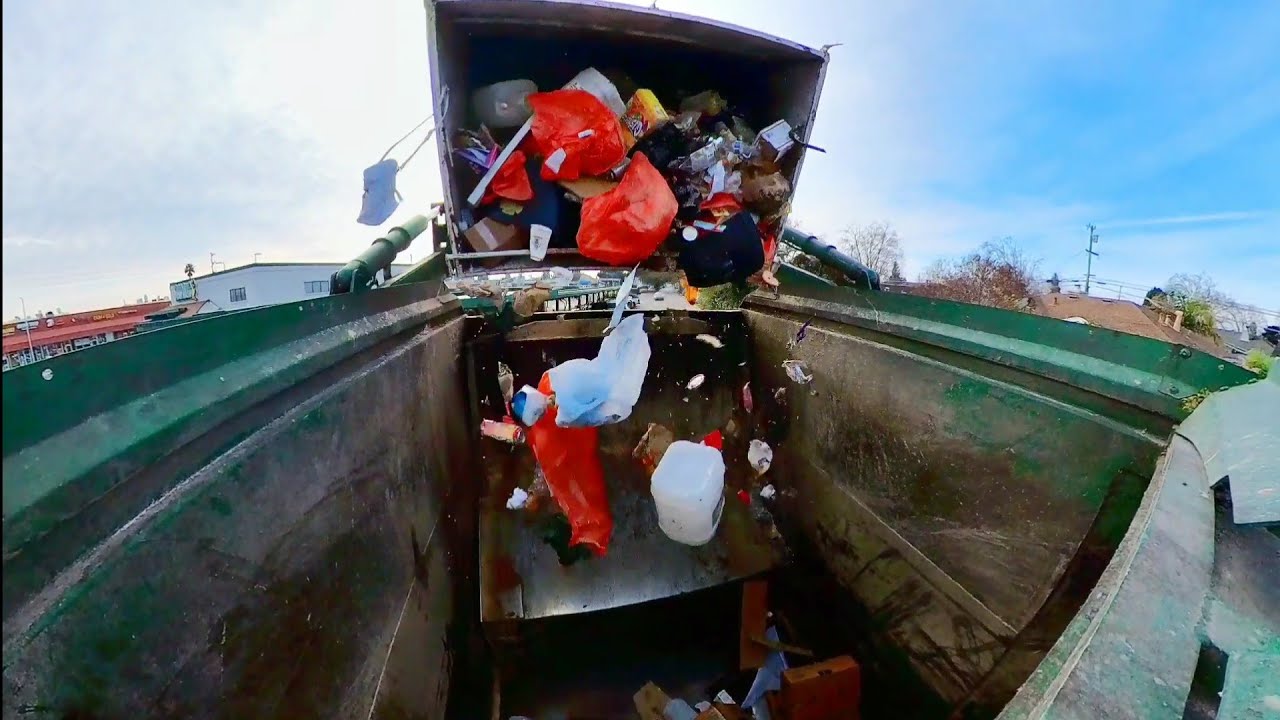 Waste Management Autocar/Heil front  loader garbage truck packing recycle 22