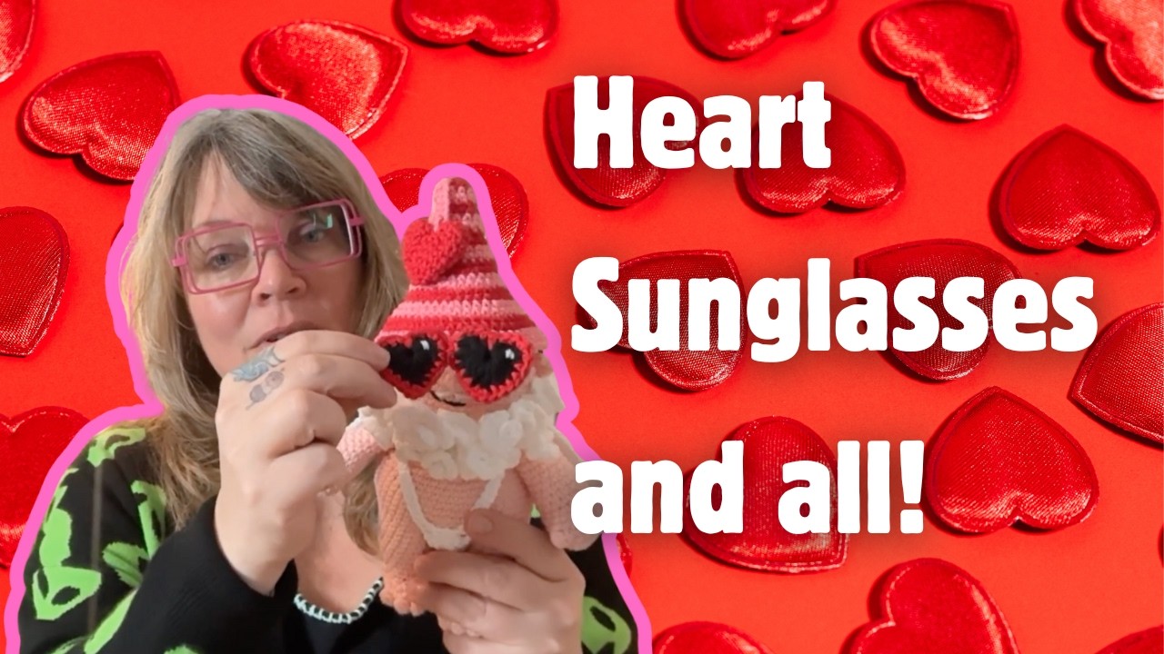 Я превратила своего гнома в манкини в купидона 💘 Представляем схему вязания крючком ко Дню святог...