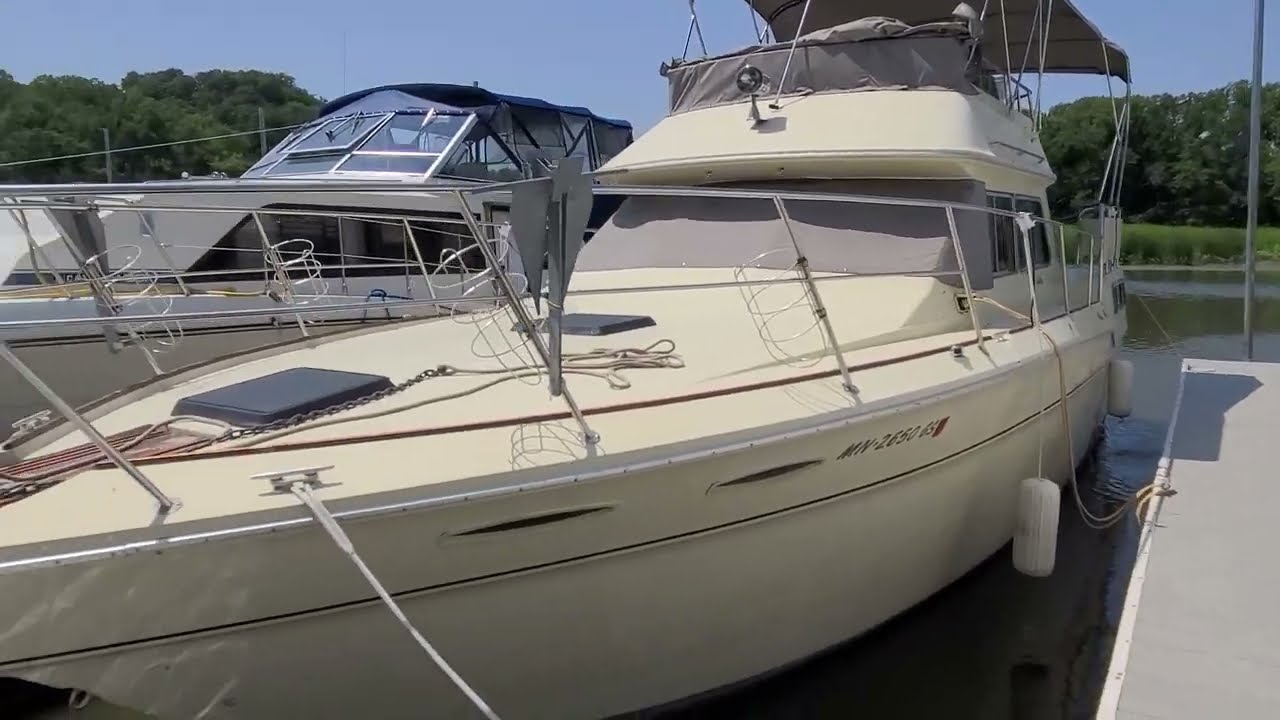 Откройте для себя каюту Sea Ray 360 Aft Cabin, предлагающую бюджетные возможности проживания на борту. #плавучийдом