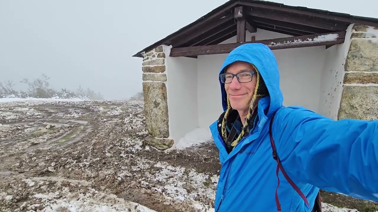 🏔️Snow, Wind, and the Tombs of San Marcos🏔️Nieve, viento y el necrópolis de San Marcos