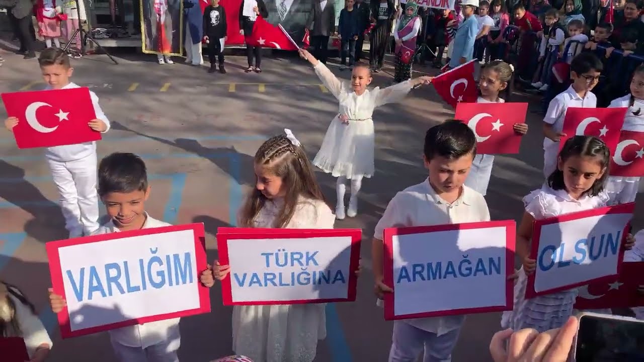 2022-2023 Dönemi 2/B Sınıfı Cumhuriyet Bayramı Gösterisi