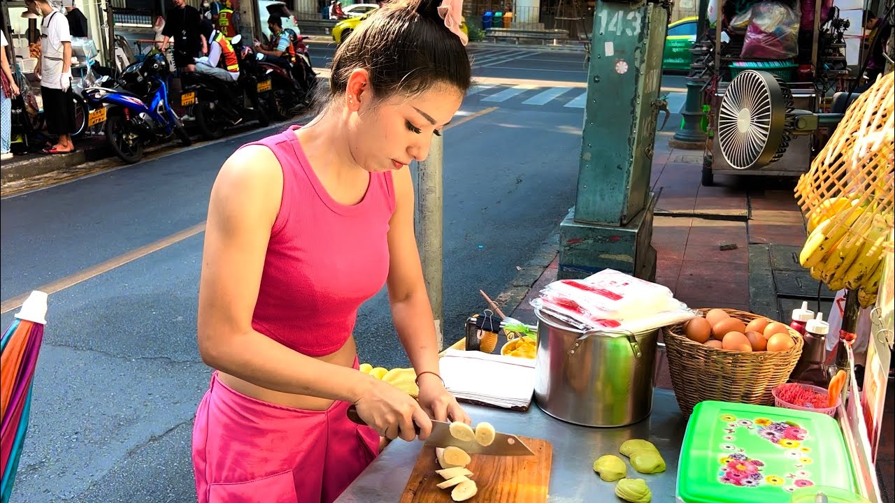 QUEEN of ROTI ! PUY Roti Lady Works Hard Every Day - Thai Street Food