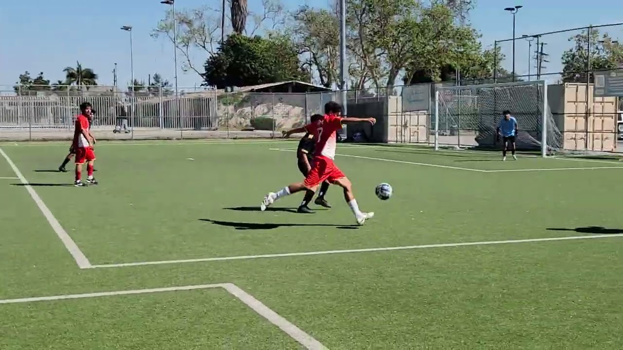 Liga de los sábados, 2do partido, juventus gano 11 a 0, debut de david, con 4 goles, 3 de frederik. 