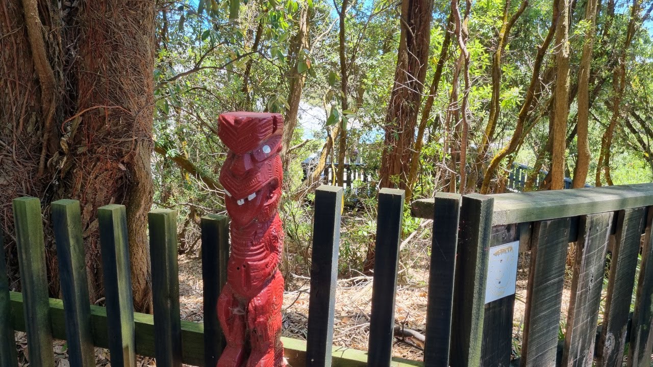 Series 4 : EP9 : Village, Steamy2, Grumpy Old Man - Whaka Village, Rotorua