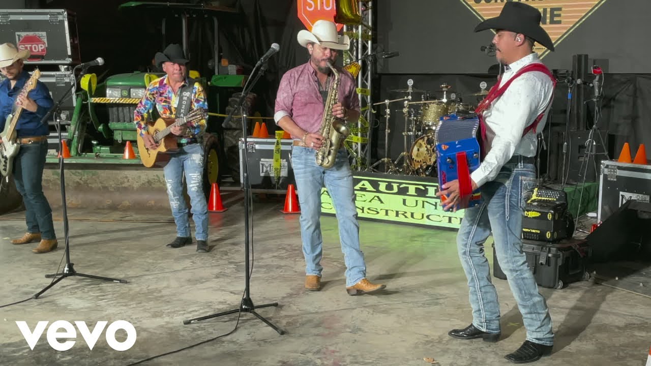 La Maquinaria Norteña - Así Ya No (En Vivo / 2021)