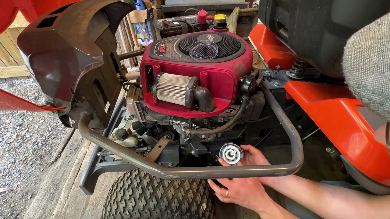Del 5 Husqvarna Rider 213c service, svensk kort version 4k (byte av motorolja)