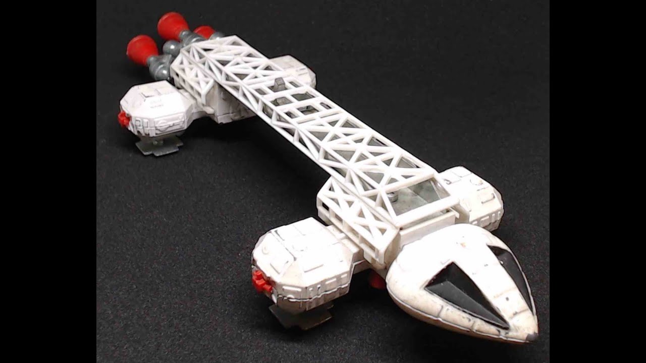 Dinky Die Cast Space 1999 Eagles - Same ships, different paint jobs!