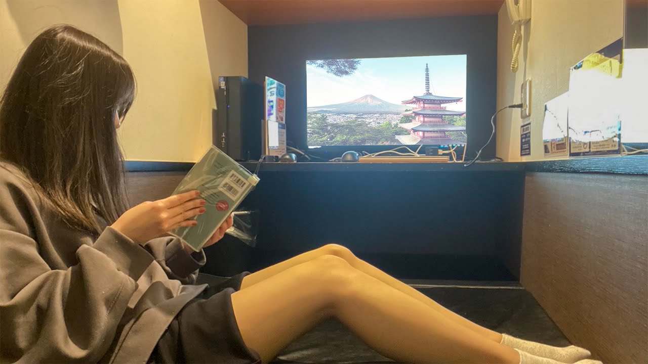 Japan's Exciting Private CAPSULE Room | Internet Cafe Kaikatsu Club