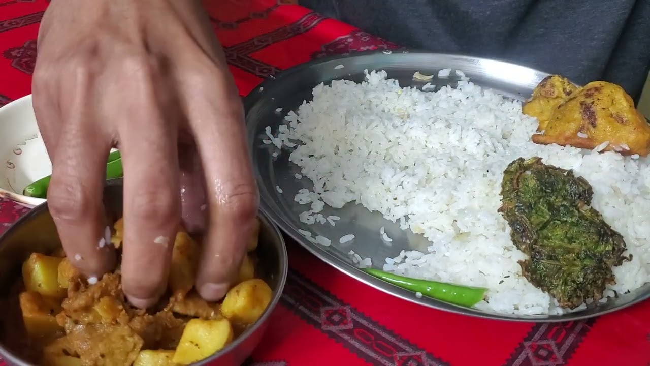 ফুলকপি -ধনেপাতা বড়া-সয়াবিন আলু ঝোল