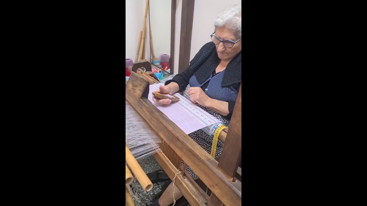 A maistra i tilaru - La maestra del telaio