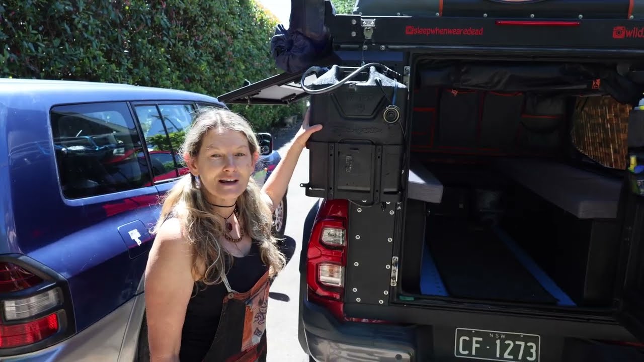 Alucab Modcap and Hilux Rogue fit out