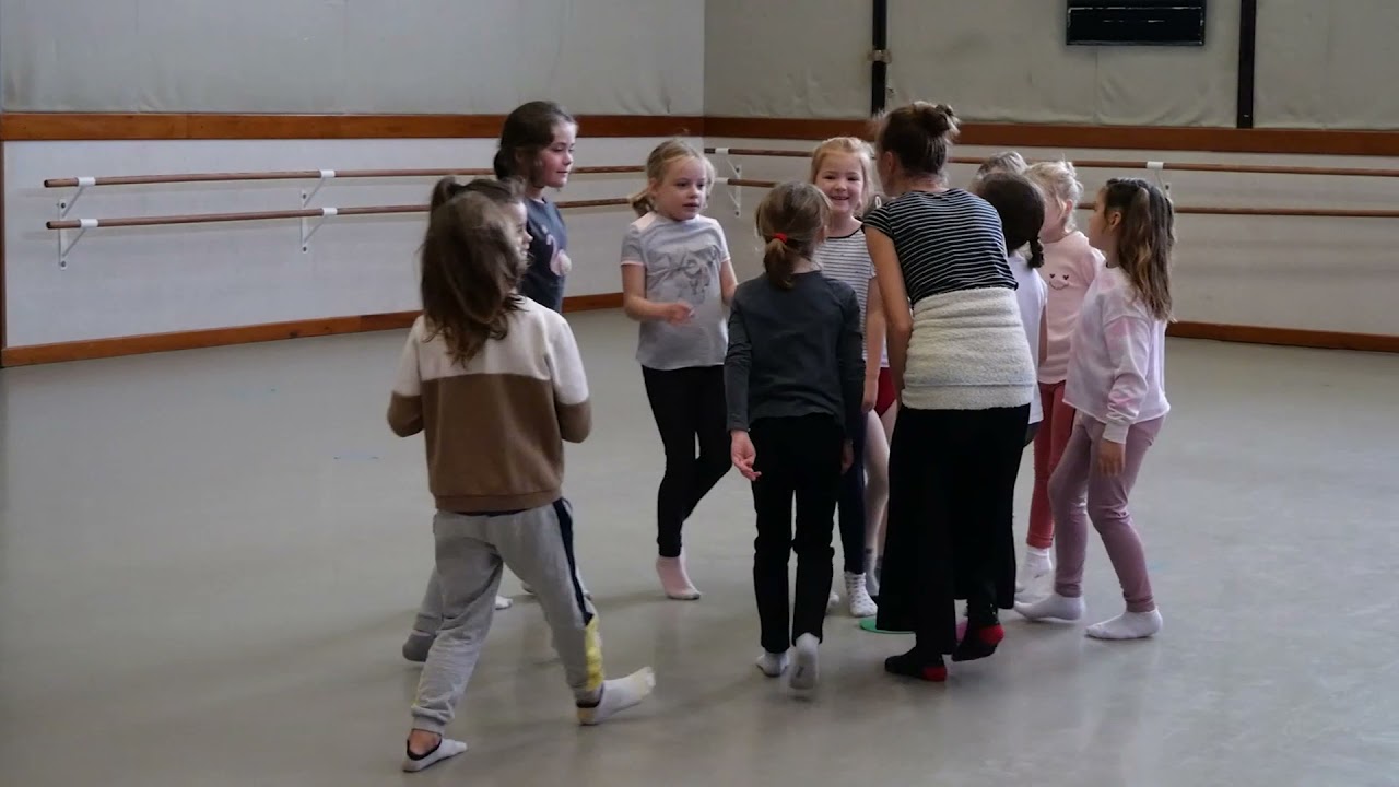 initiation a la danse et danse contemporaine