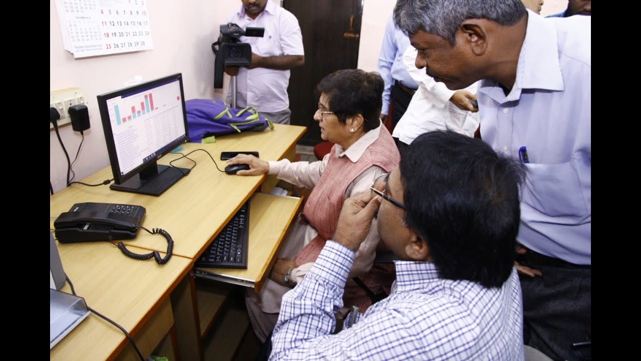 ''Let us analyse the Performance of the Officers'': Dr. Kiran Bedi