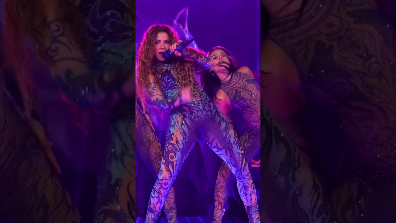 Shakira una loba En El Salvador  #shakira #musica