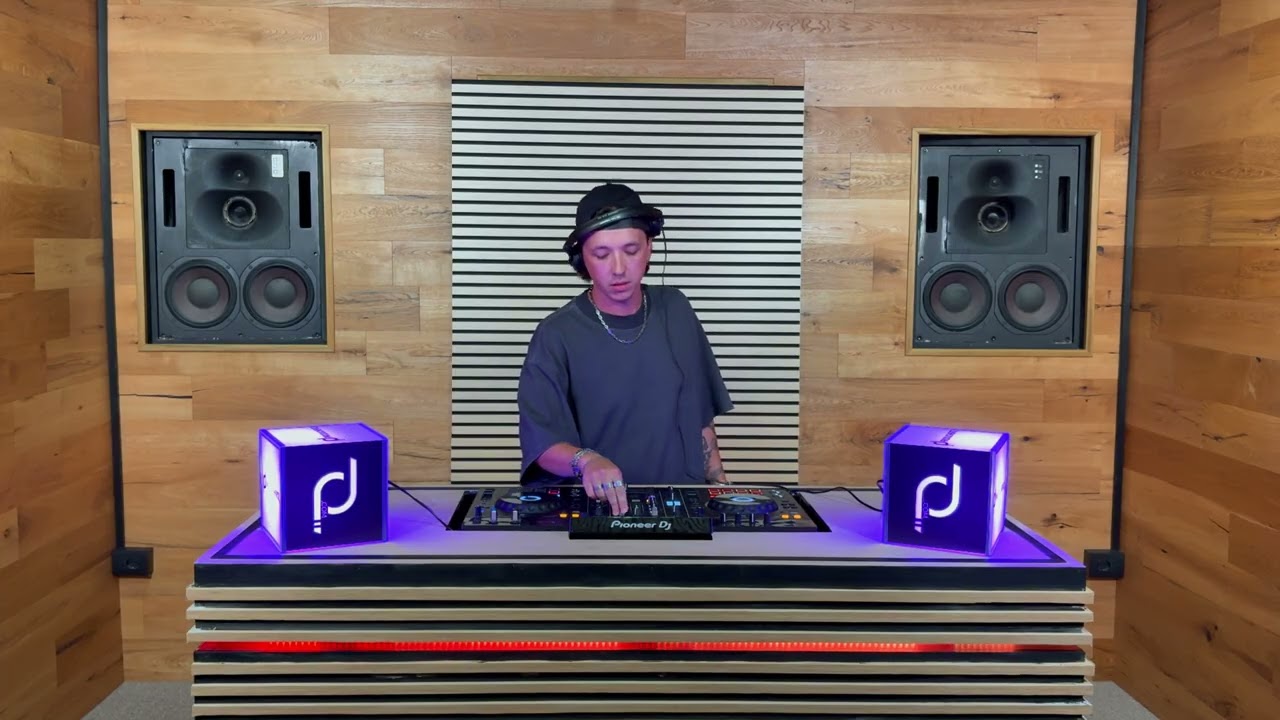 Burnex Live at: Level Up Music Studio (powered by Produchertz.com)
