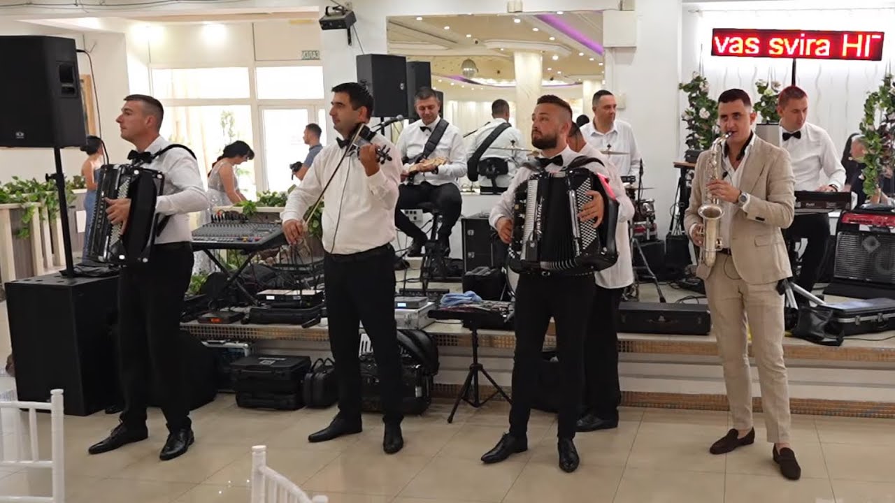 Hit Orkestar Mome Krstica / Prelepa kola / Narcis Lestane
