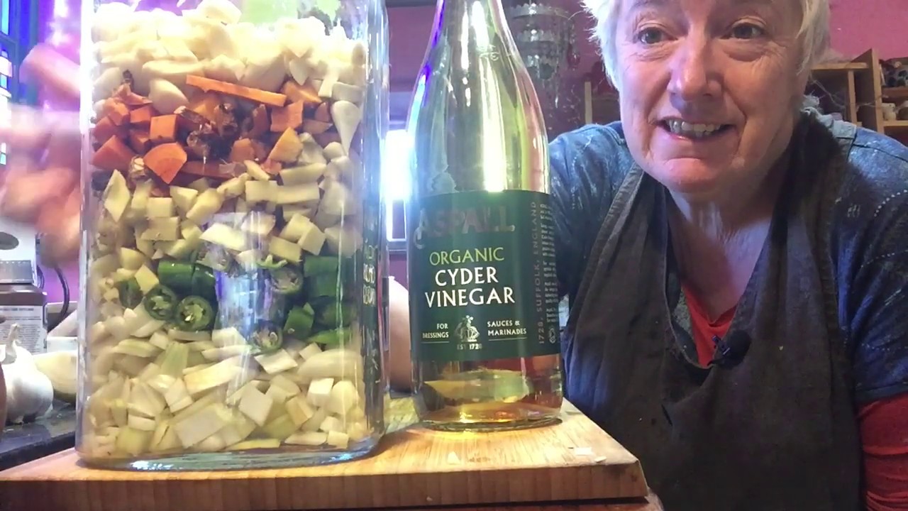 Making Master Tonic or Fire Cider, I finally get round to it now that I have a COLD!