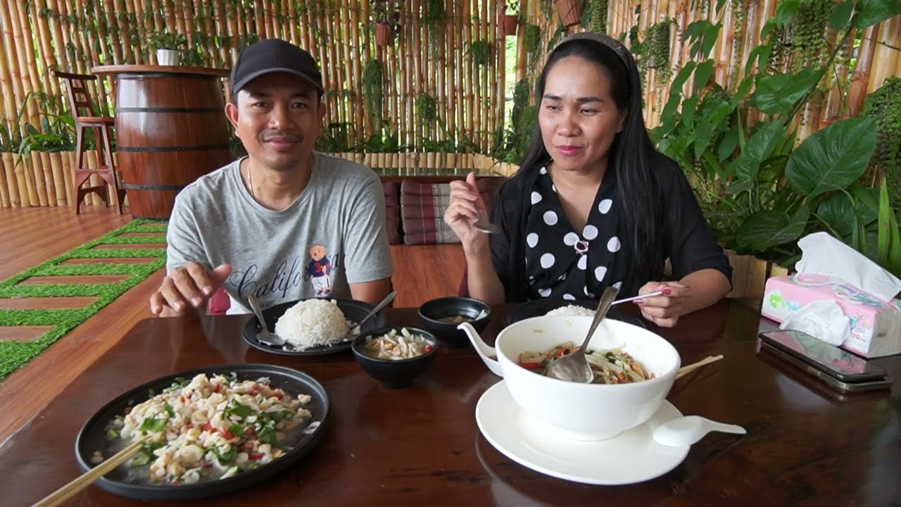 Lunch at Pkar Prey Resort,ម្ជូរចេកព្រៃត្រីឆ្អើ, ត្រីដំចេកព្រៃ  Street Food from Veal Veng to Samlout