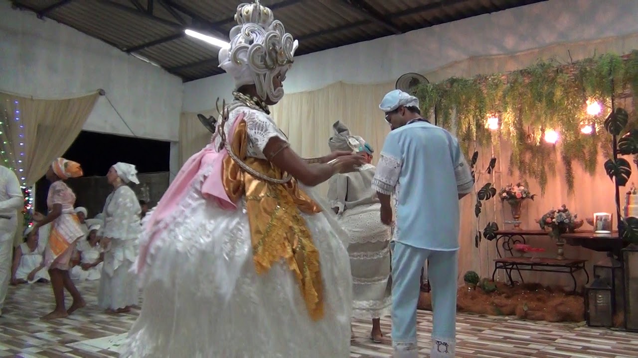 Candomblé - Rum de Oxumaré - Odún Ejé e Entrega de Adeká do Dofono Lelê de Oxumaré