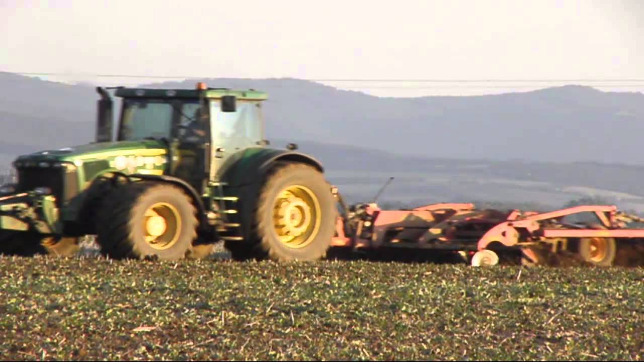 John Deere 8530 a 8520