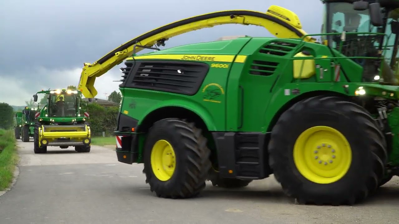 🚜✨ 4 Macchine da raccolta per un'operazione senza precedenti in Europa! ✨🚜