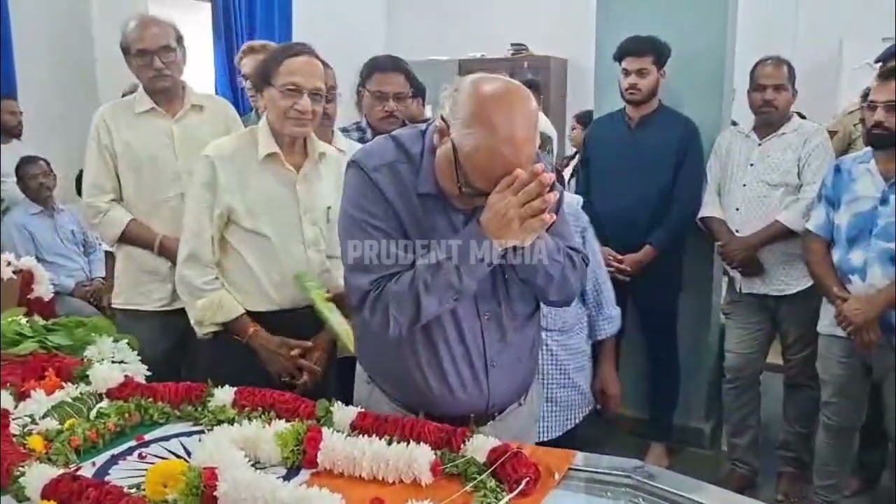 Min Digambar Kamat Pays Respects To Ravi Naik