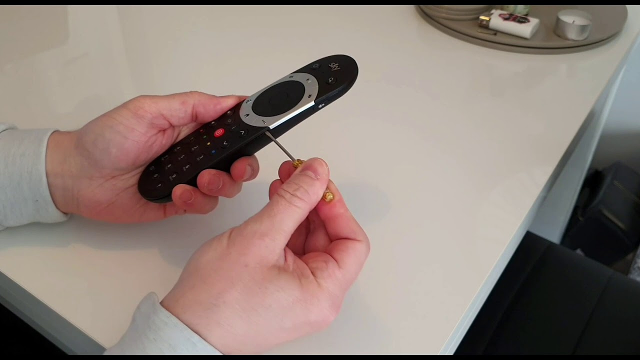 Sky Q - remote control, how to open.