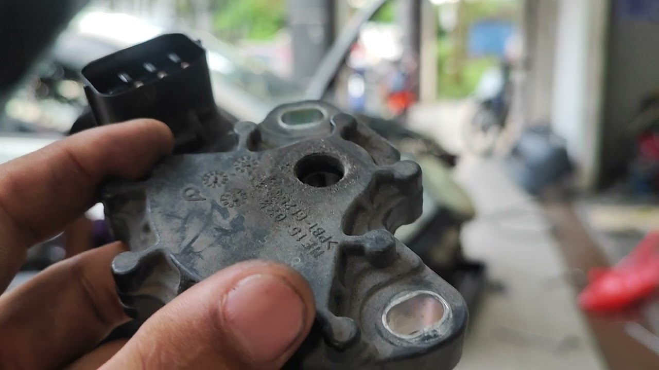 gear menyentap (sistem gearbox) masuk D tak bergerak