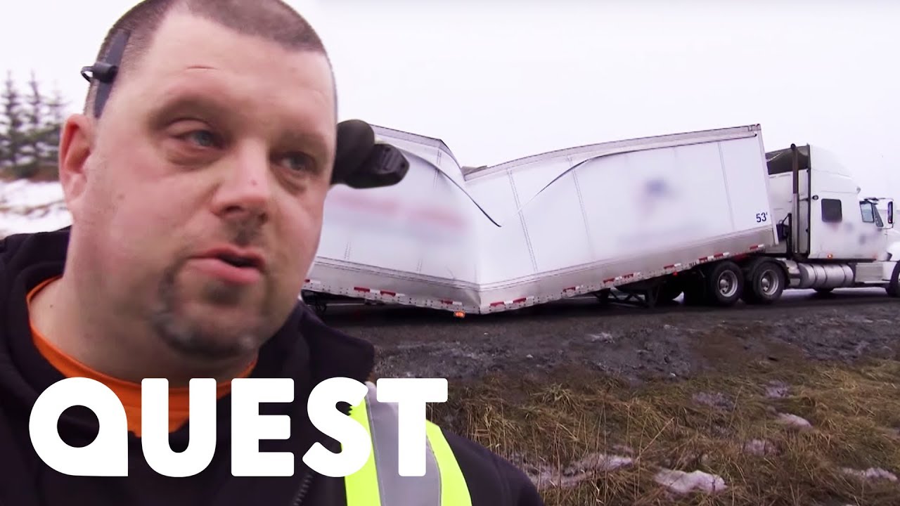 What On Earth Happened To This Truck?! | Heavy Rescue