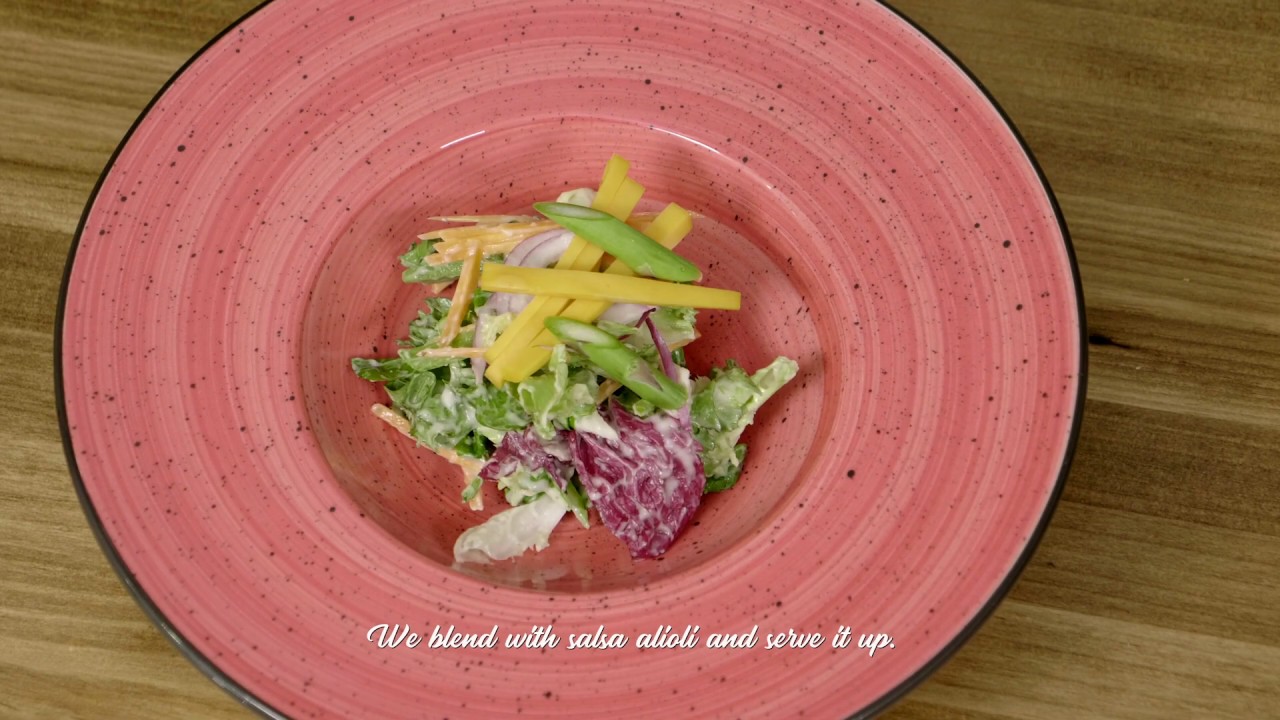 The Tapas Sauces - Mezclum salad with salsa alioli