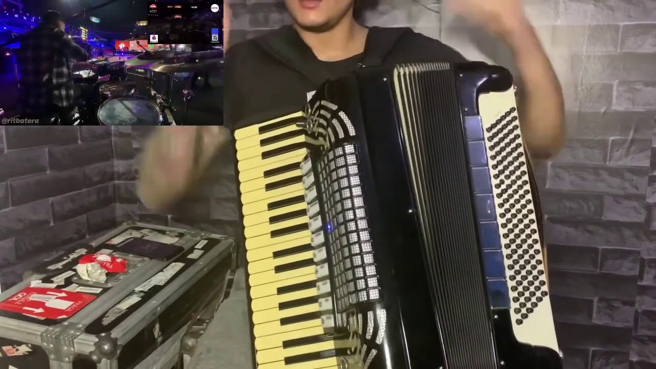 GATINHA ASSANHADA COVER