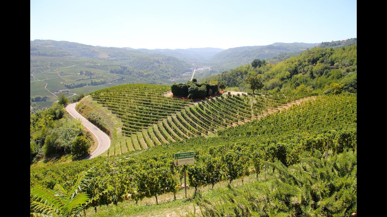 Tra storia, territorio, gastronomia e turismo, alla scoperta dell’Asti Docg