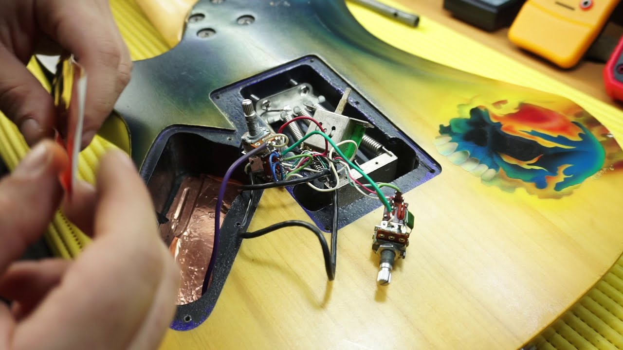 COME SCHERMARE LA CHITARRA DALLE INTERFERENZE