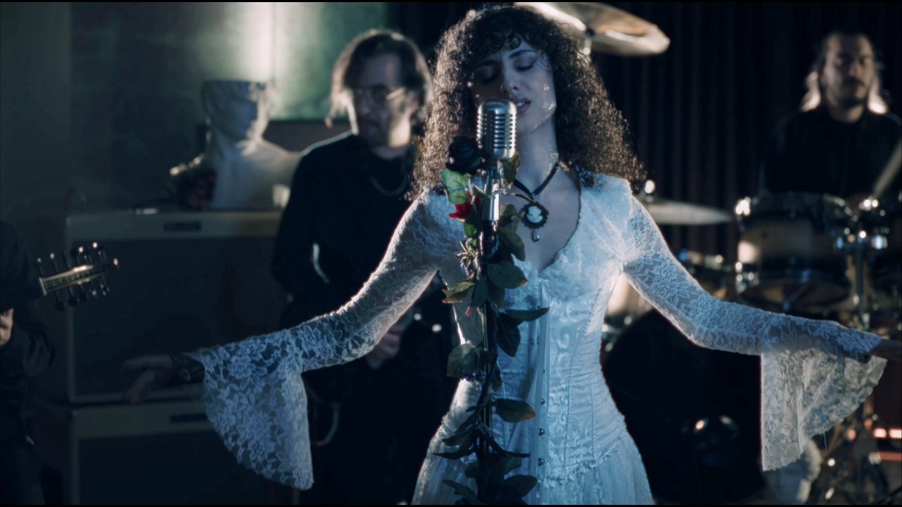 Yeşim Farah - Gömdüm Seni Bu Gece (Official Video)