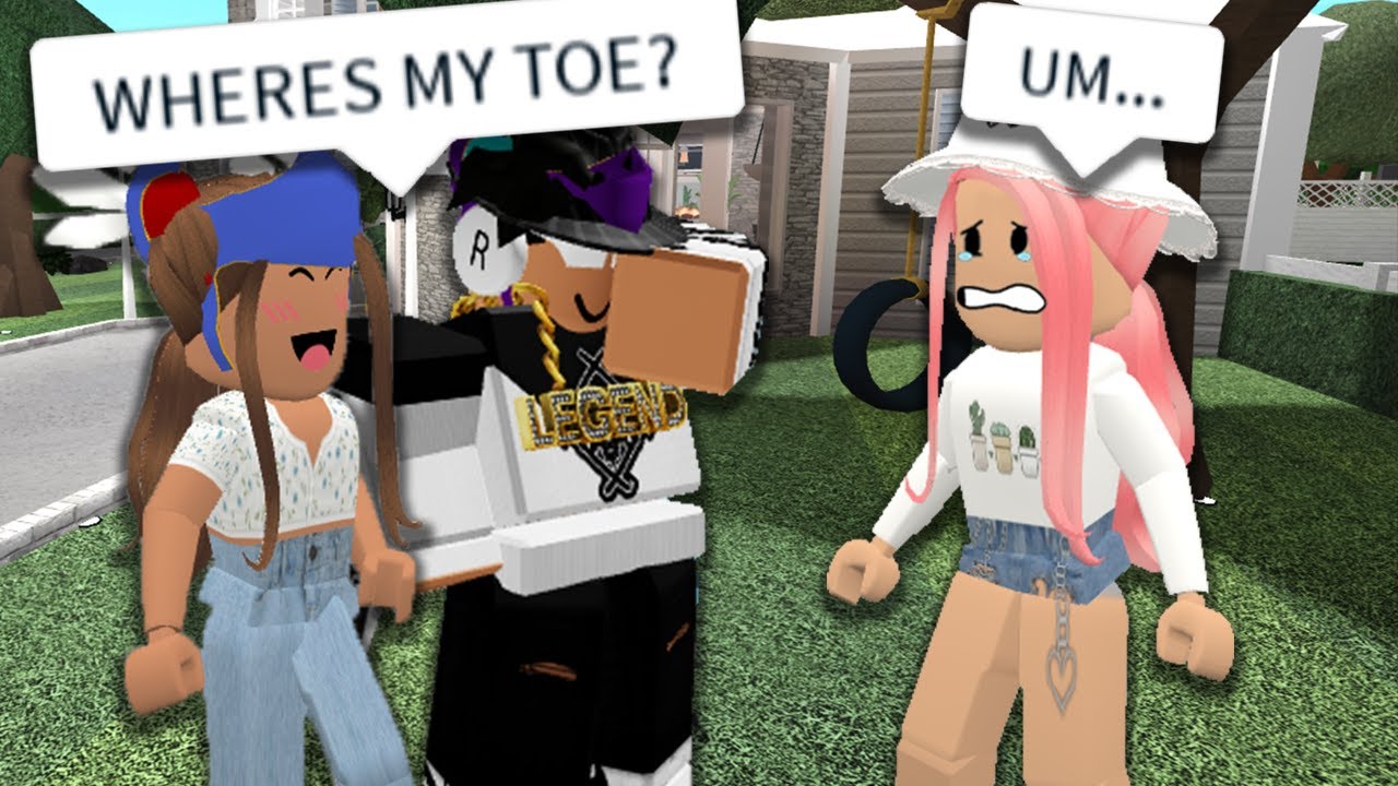 CREEPING PEOPLE OUT IN ROBLOX!! (FUNNY)