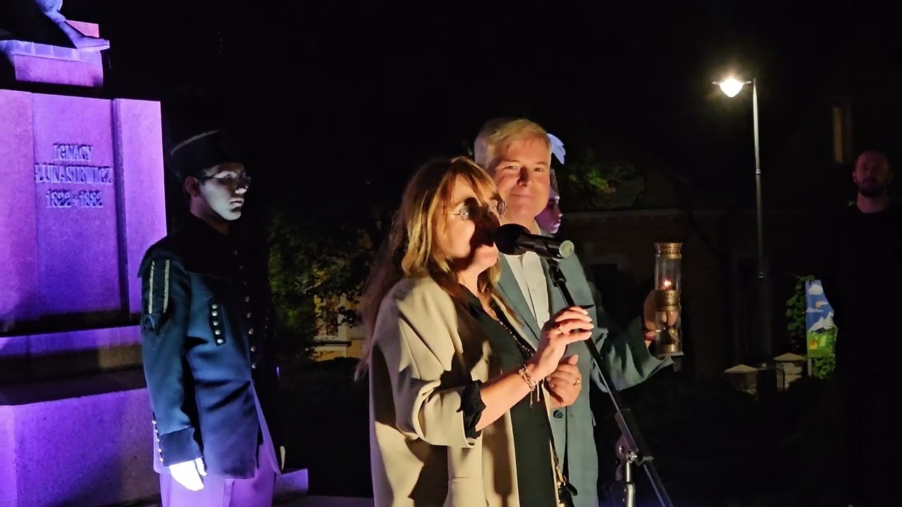Krosno24.pl - Symboliczne zapalenie lampy naftowej przy pomniku Ignacego Łukasiewicza (28.07.2024)