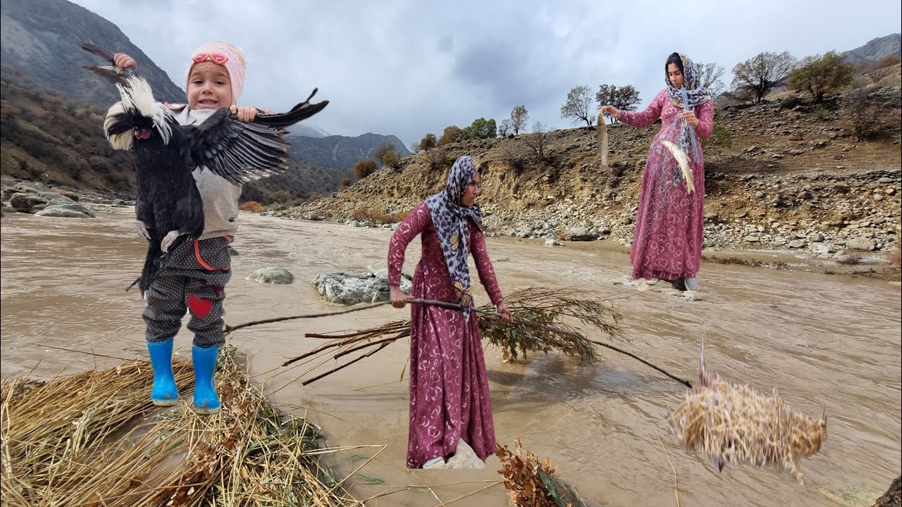 Nomadic Woman’s Struggle for Survival with Her Children | Fishing by a Wild Mountain River