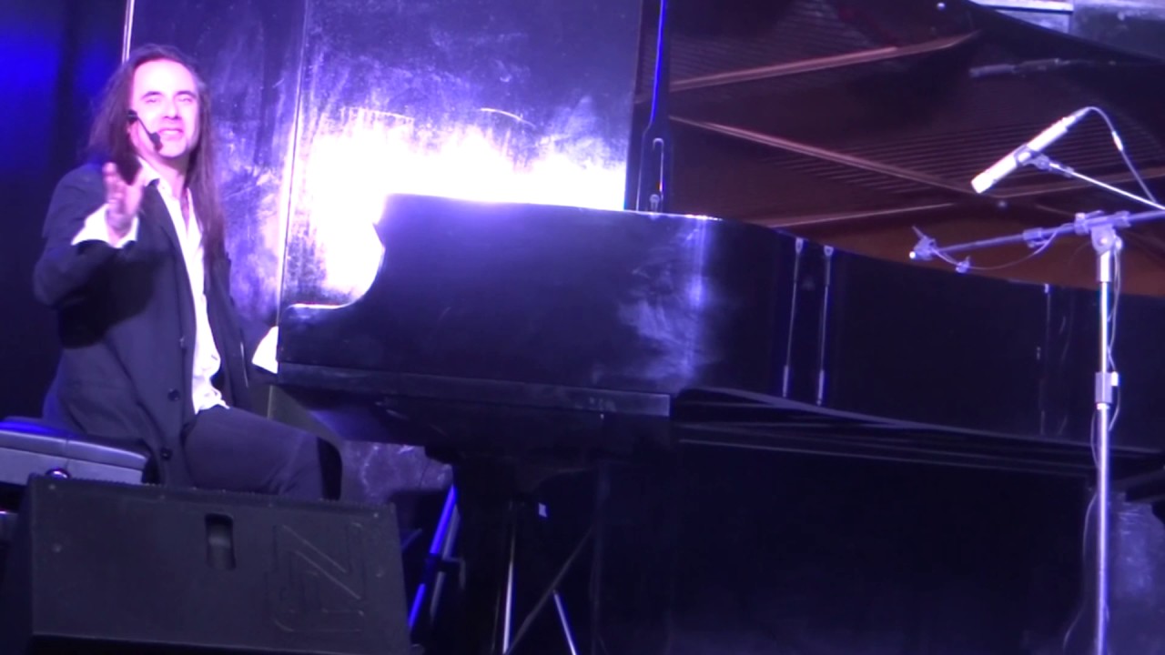 Andre Matos Sesc Carmo 