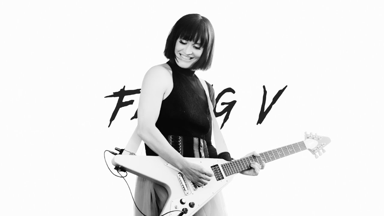 Maija Vilkkumaa - Flying V