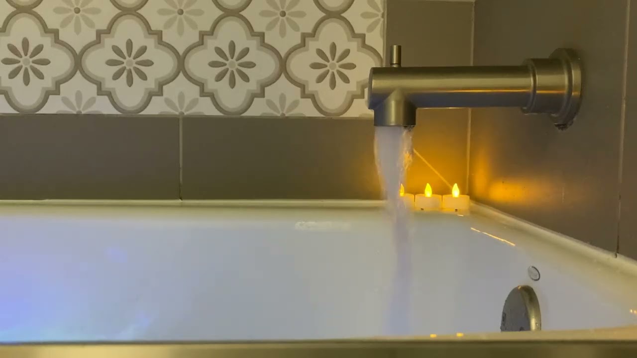 Bathtub Filling ASMR // Filling Bathtub with Candles 1 Hour Loop