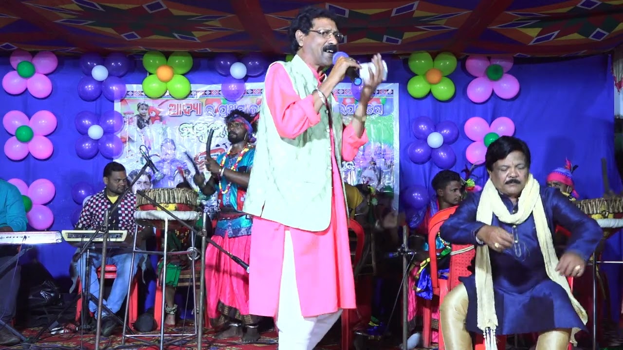 Sambalpuri Orchestra Singer -Satrughan Kuha,,Hi tor gulapi gulapi chaka muhe haladimakha gala!