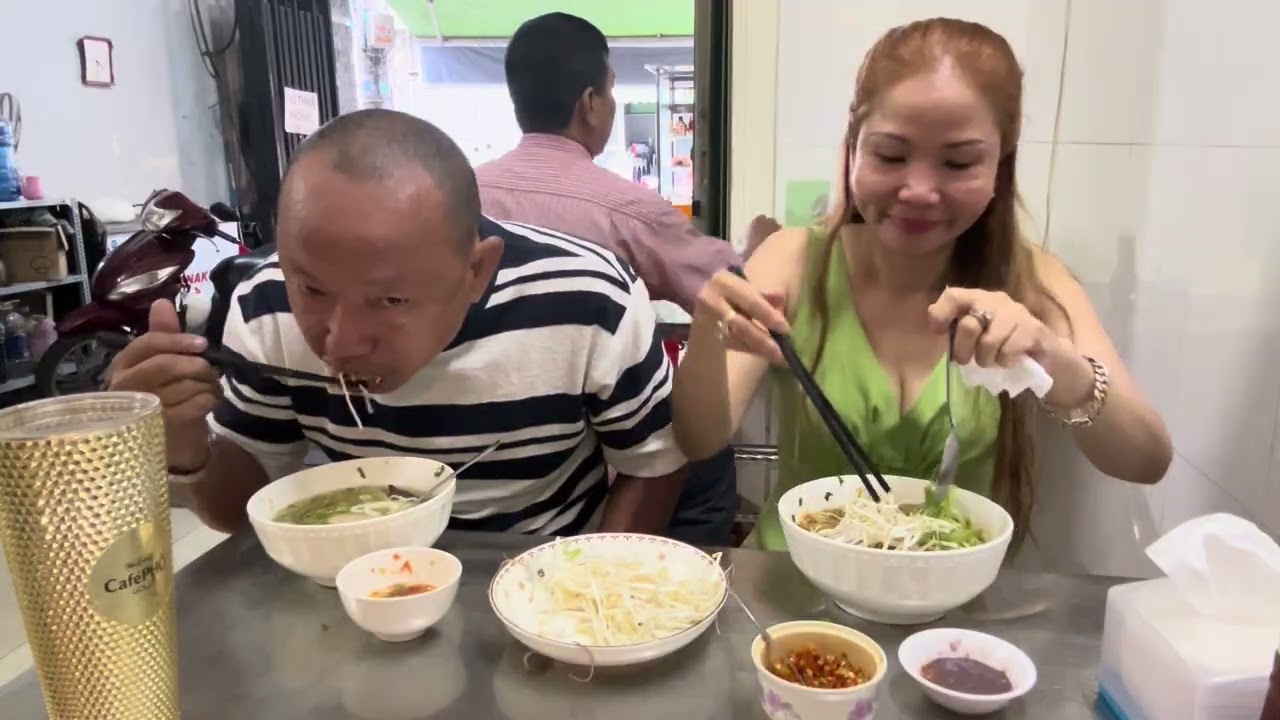 Mời cả nhà ăn bún riêu bún măng vịt 