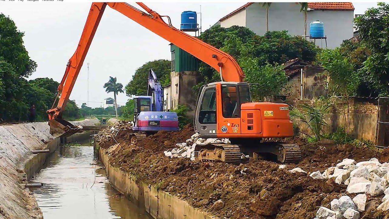 New project: Komatsu excavators for digging earth and rocks, loaders, rollers, and dump trucks.