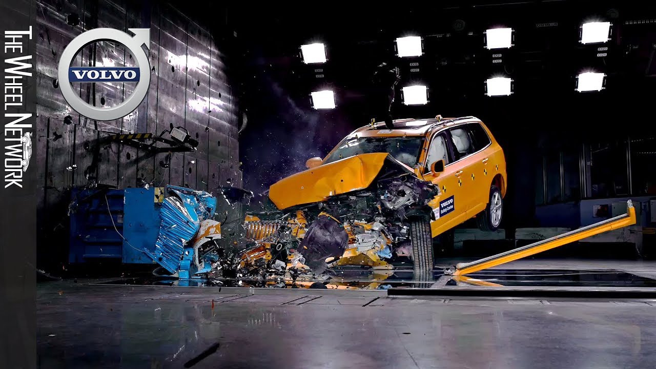 Volvo XC90 Frontal Offset Crash (Volvo Safety Centre)