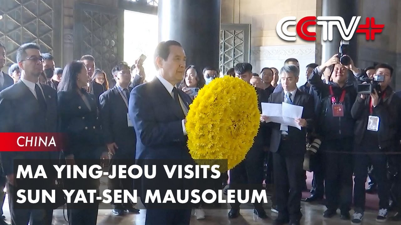 Ma Ying-jeou Visits Sun Yat-sen Mausoleum in Nanjing