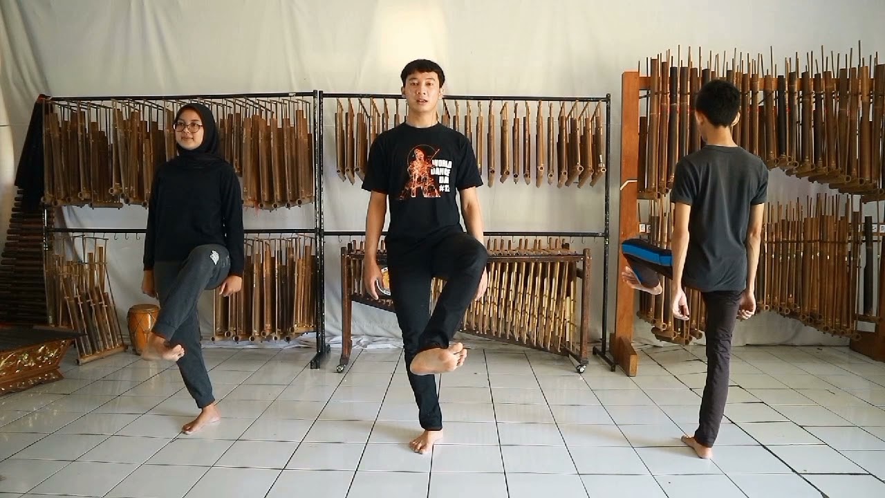 Sikap dan Ragam Gerak Dasar Tari Putera Kaki
