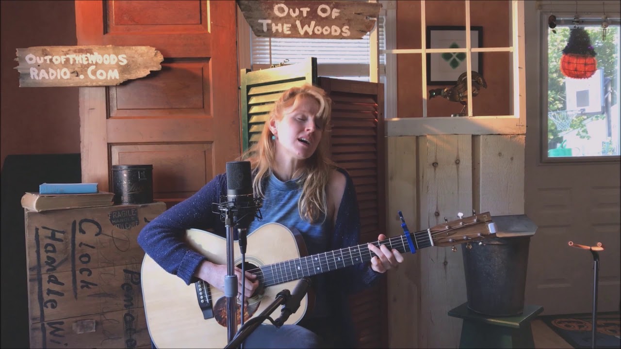 Lesley Kernochan - The Universe - Live on Out of the Woods Radio